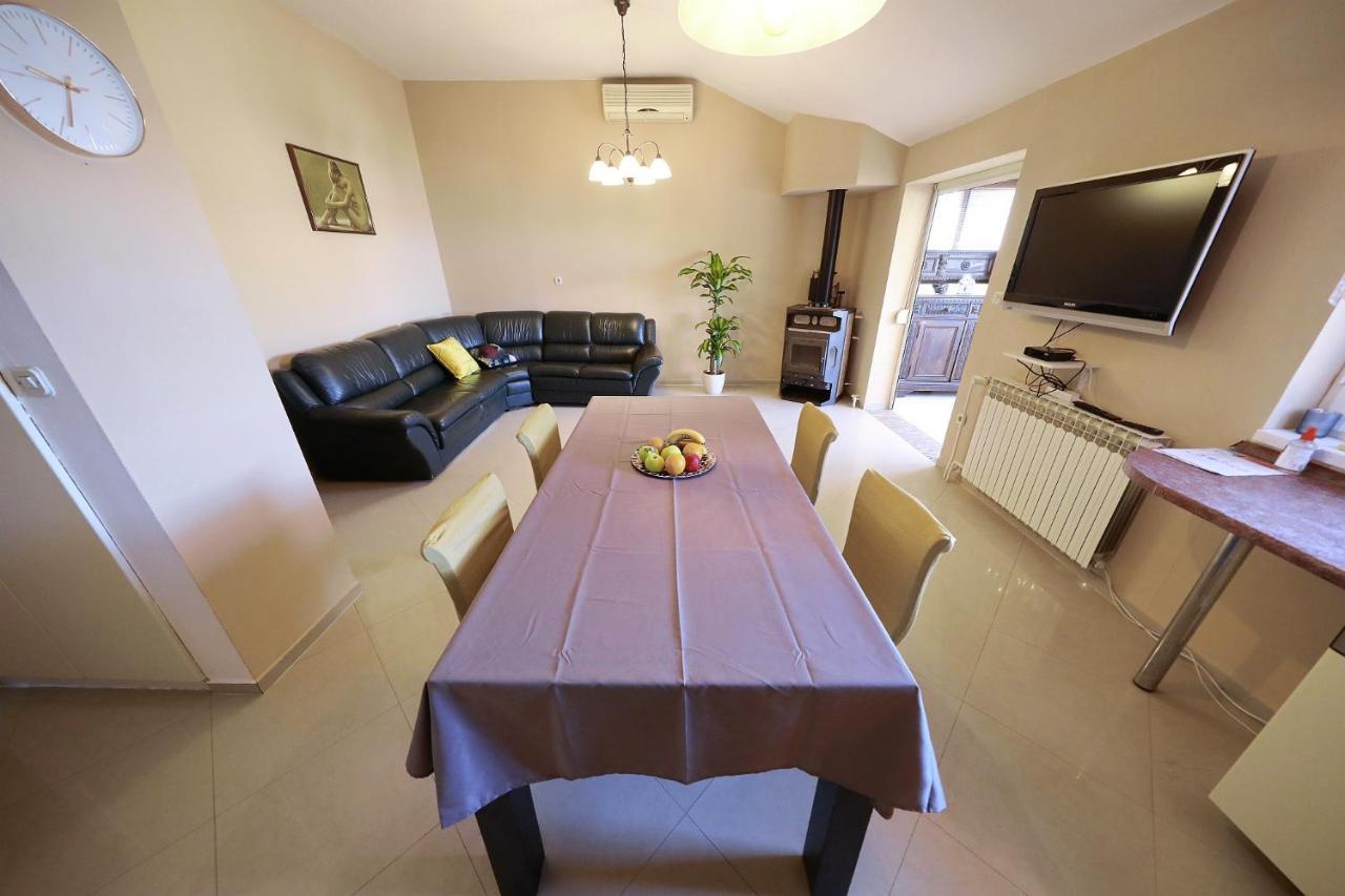 Apartments Moira I Loli Кожино Екстер'єр фото